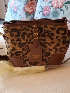 Ivy & Taylor Leopard Crossbody Bucket Bag NWT